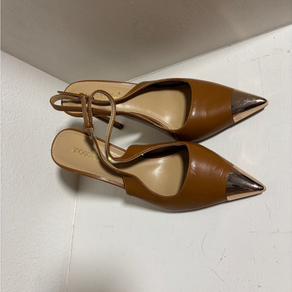 Shoe Dazzle Tan and Silver Slingback Heels